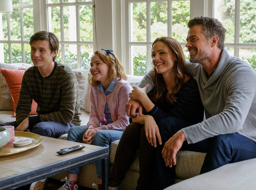 Love, Simon, Nick Robinson, Talitha Bateman, Jennifer Garner, Josh Duhamel